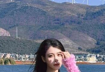 最新的八卦都在166fun，我都快神经了，各种花里胡哨的事情层出不穷！