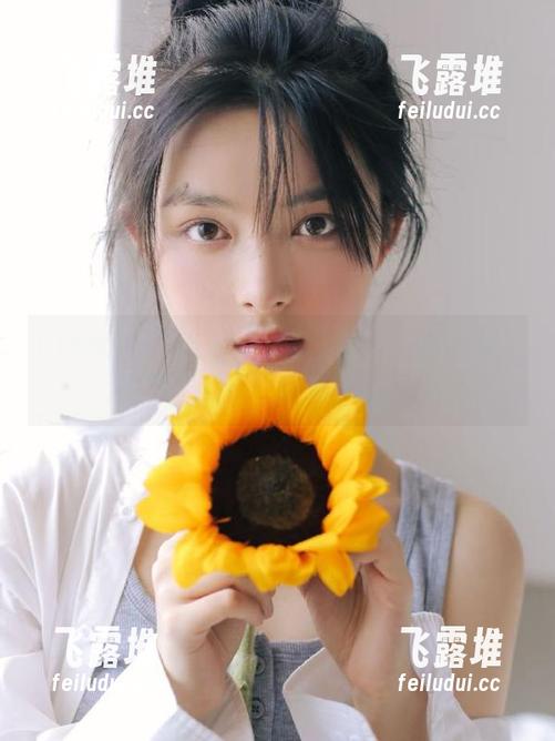在166run的入口，留心每一个瓜，顺道听听八卦的风！