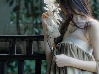 美滋滋！17cg.com苹果版让我可以在办公桌下偷偷吃瓜，太适合了！