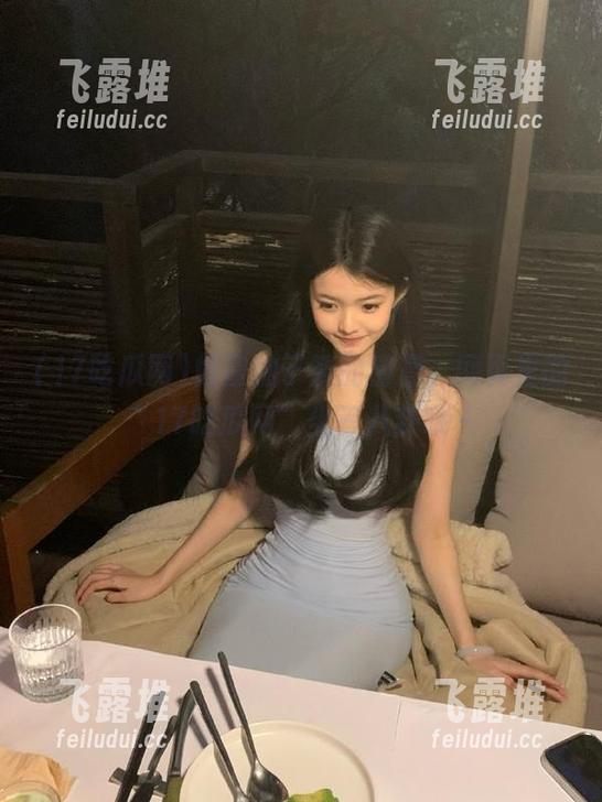 蜂蜜柚子茶的清晨，网页里的“17吃瓜网”坐等八卦哦～