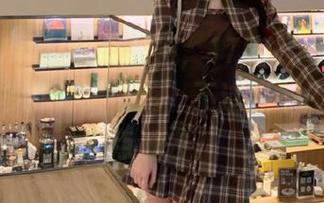 真假难辨，17吃瓜网首页的瓜种类多到让人头疼，不过忍不住还是想点进去。