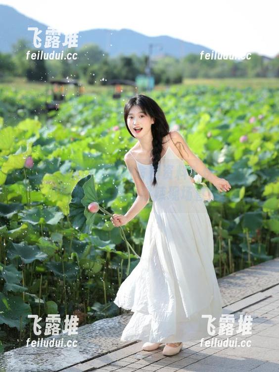 你还在拼命搜资料？快来51吃瓜网址，直接看热辣现场直播！