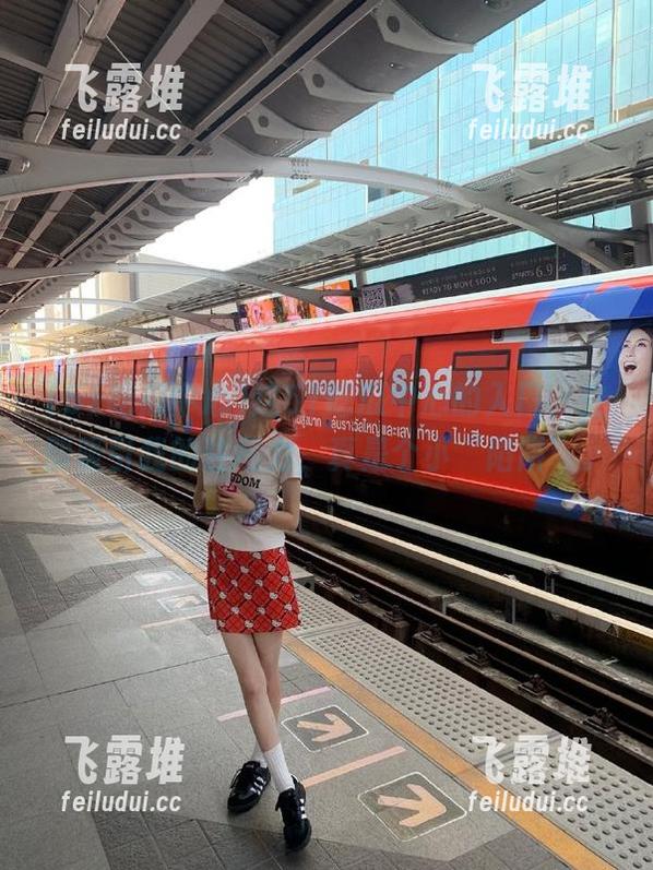 51吃瓜中心 这51吃瓜中心的入口,立即吸引我的注意力,真是个小“陷阱”。