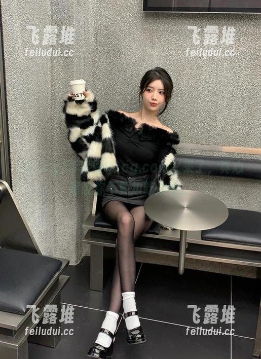 苹果版91cg.com又来了，真心建议你不要边吃边看。