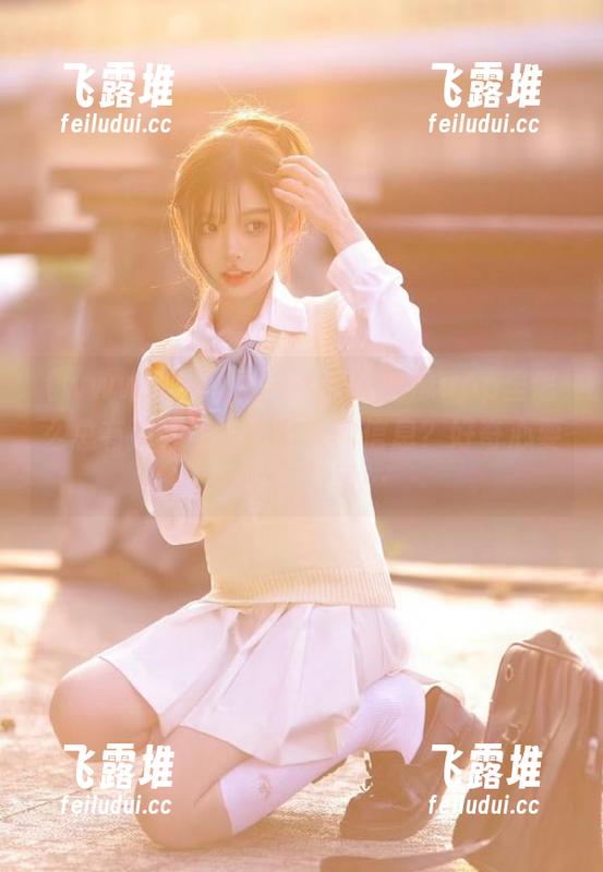 咦，www.吃瓜app里怎么总有那种隐约吸引人的信息？好奇心要自我控制了…