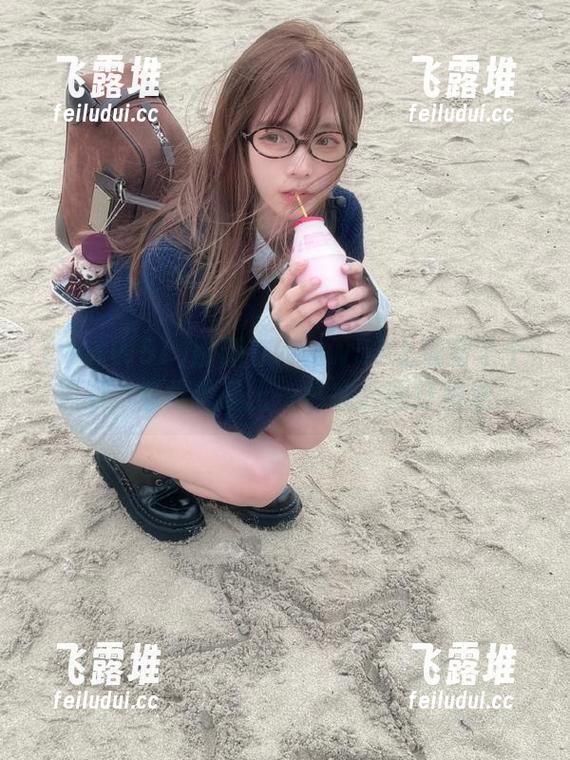 刚刚在www51上观看了个视频，感觉像是上一秒在公园打酱油...