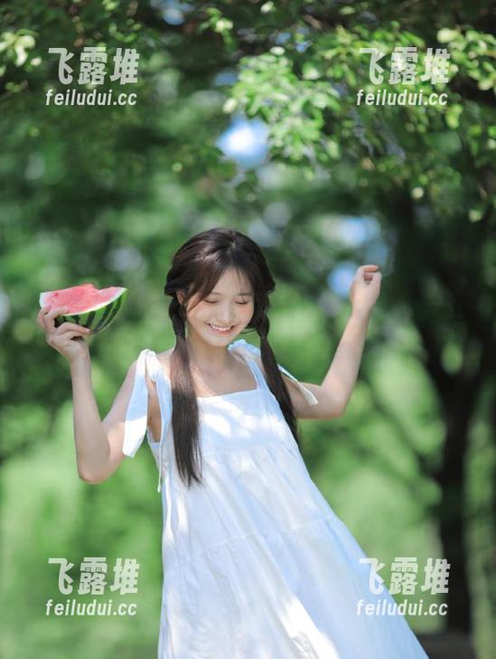 已有收藏的铁粉们，今天五一吃瓜网网页版瓜简直美滋滋！