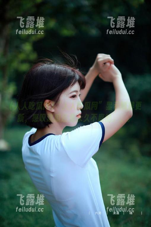 “人人吃瓜网”显示刷屏更新，感叹这瓜还是永久不腐的。。。