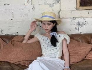 今日吃瓜直达，今天的大瓜又是啥？心里默默期待