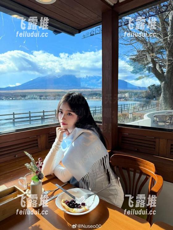 每次打开“天天吃瓜网”苹果版，我就忍不住小声嘟囔：“今天的瓜怎么又这么好吃！”