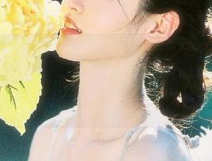 咦，打开“天天吃瓜网”苹果版，路边的小道消息也变得不一样了……