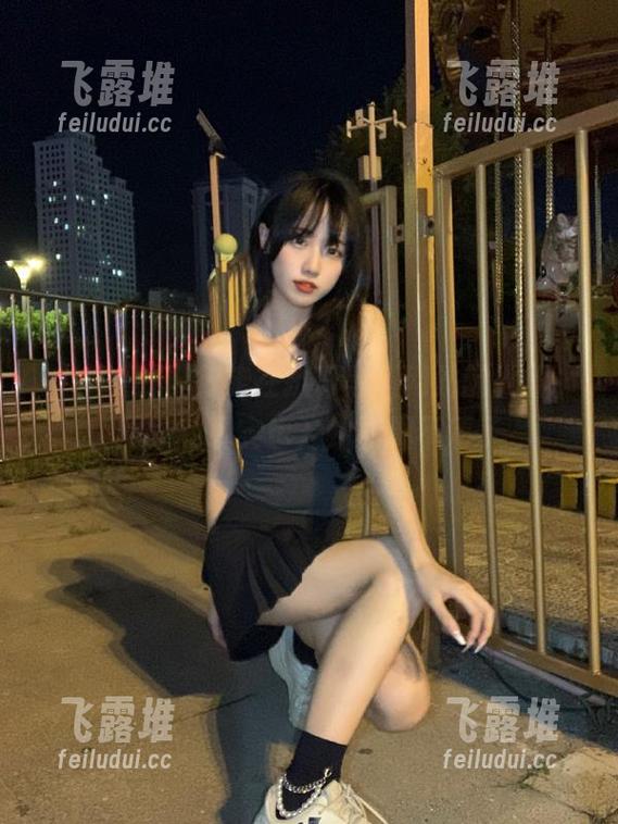 行走在扒哥黑料网站的世界，网络和现实也开始模糊不清了