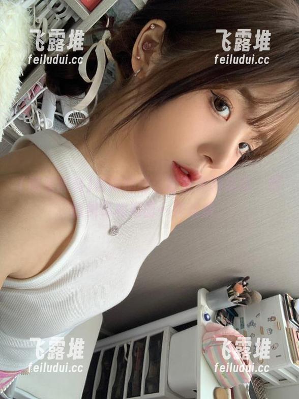 最新揭秘：明星黑料战场，情感纠葛和泡面一样难解。