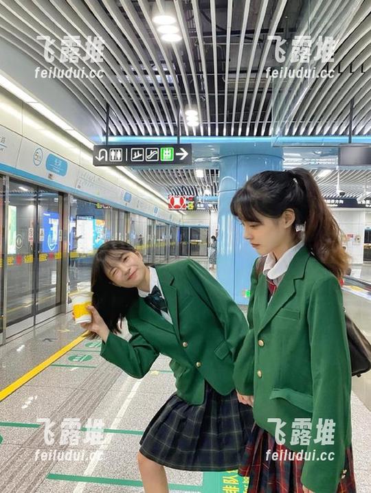 记得按时间顺序‘收藏’下黑哥扒料软件里的新鲜事，不然就变成‘追剧’！
