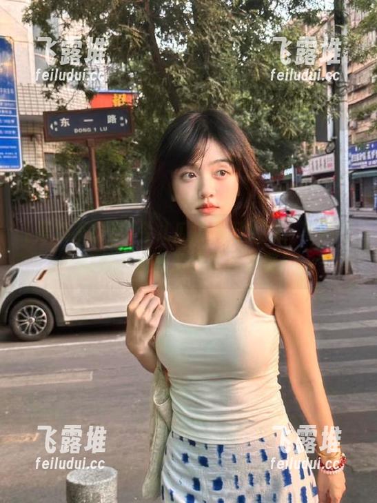 今儿瓜场入口火爆，黑料不打烊，过路请自带小板凳！