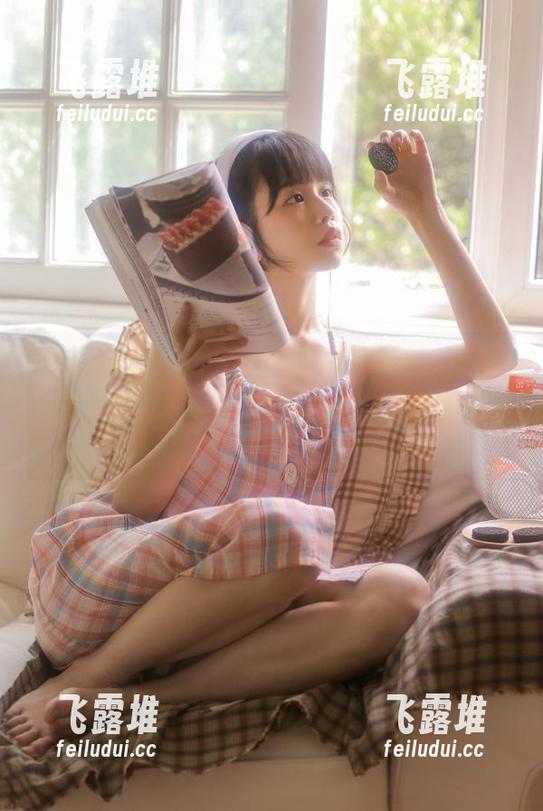 一键直达“黑料不打祥”，入口就像大户人家的门，带你偷听八卦声！