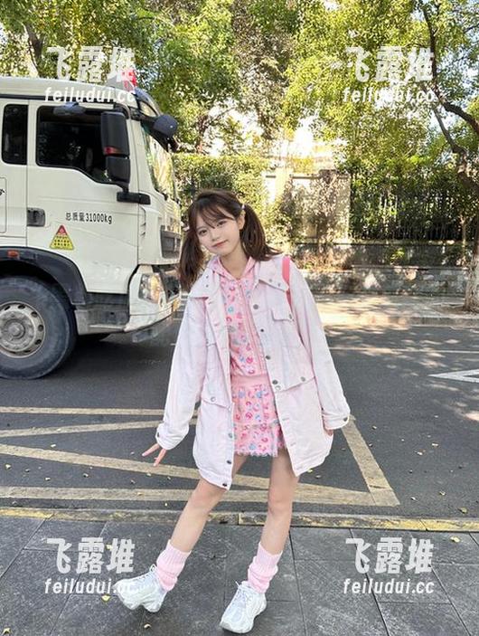 视频怎能缺少黑料吃瓜网的配合？快下载吧！