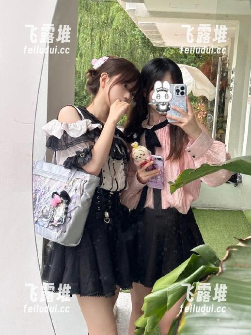 在线猛戳黑料吃瓜网页，我默默再加一份锅！