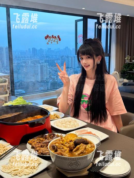 黑料正能量zzzttt发布全新内容，透过传送门在线观看，保证让你流连忘返！